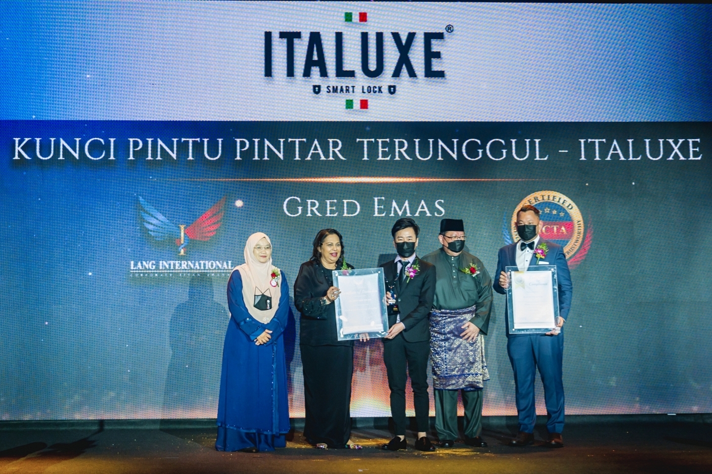 award-13 award-13